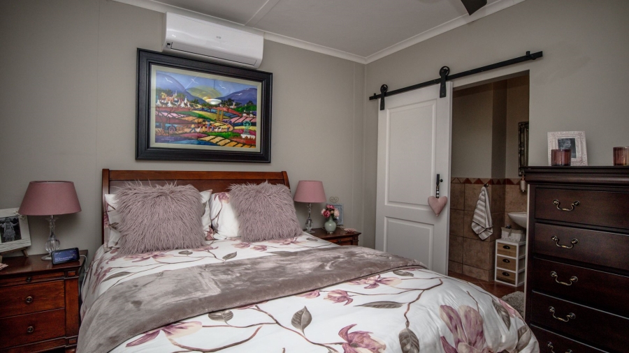 3 Bedroom Property for Sale in The Coves North West
